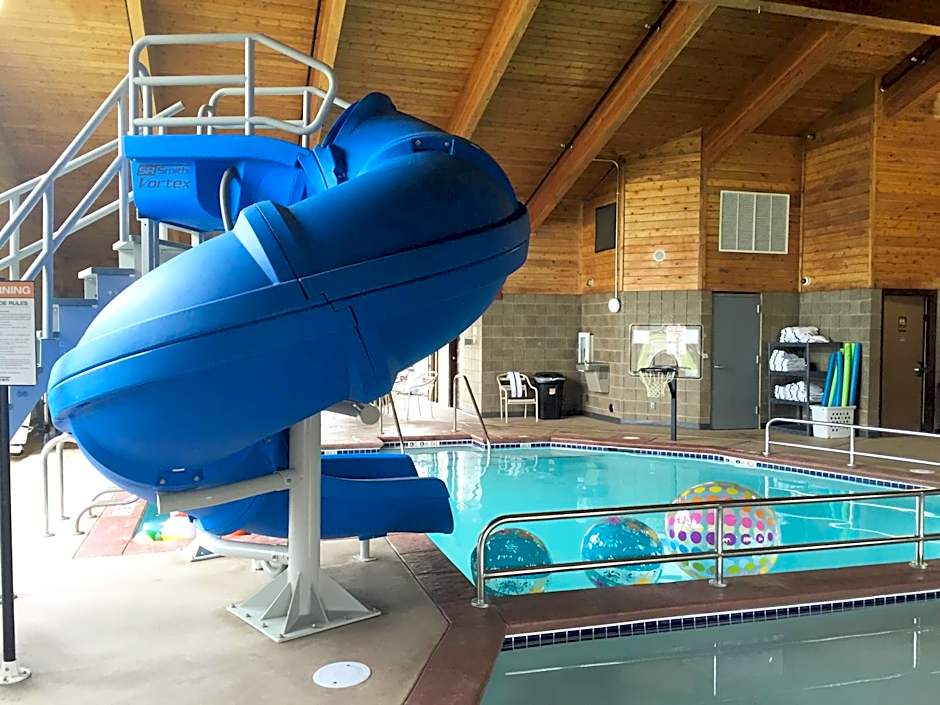 AmericInn by Wyndham Fargo West Acres