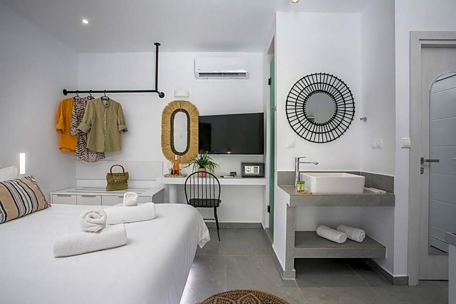 Calma Luxury Studios & Suites