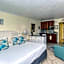 Waterfront Room, Heated Pool, Tiki Bar & Grill