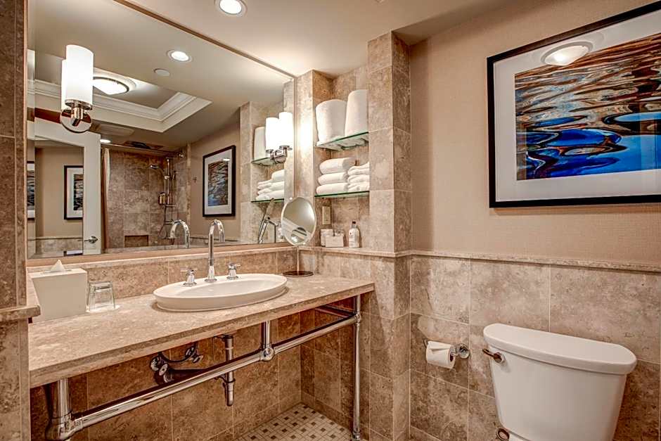 Woodmark Hotel & Still Spa