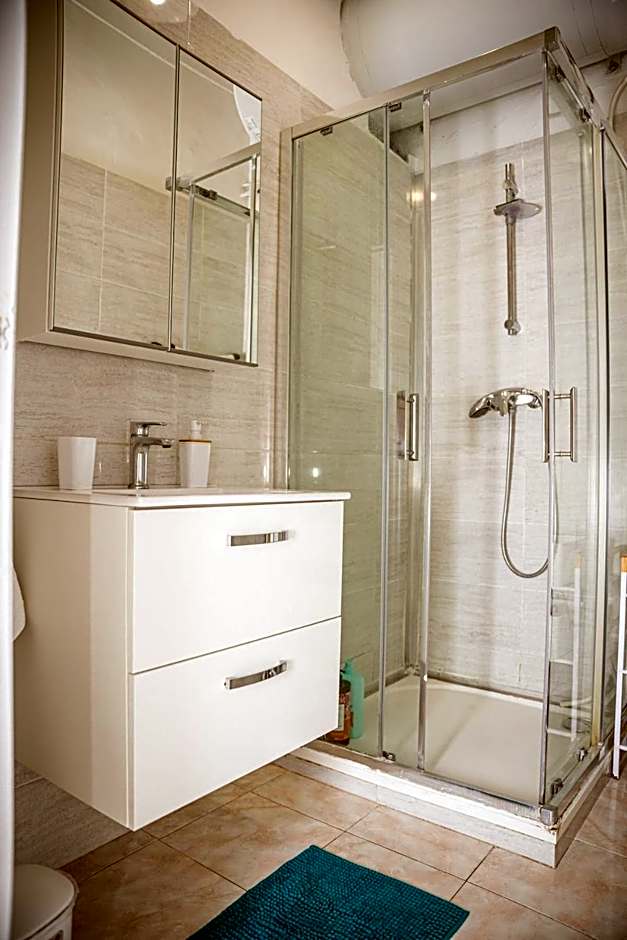 Charmant 4 pièces - Cour privative - Port de Nice