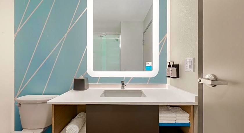 Avid Hotels Guadalajara Av Vallarta Pte By IHG