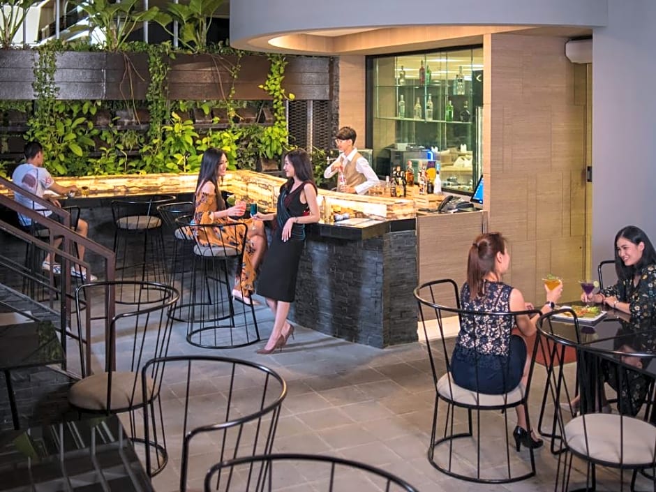 Solitaire Bangkok Sukhumvit 11