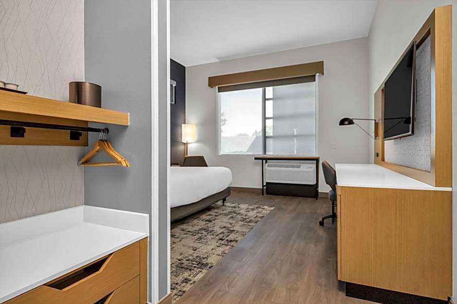 La Quinta Inn & Suites by Wyndham San Jose Silicon Valley