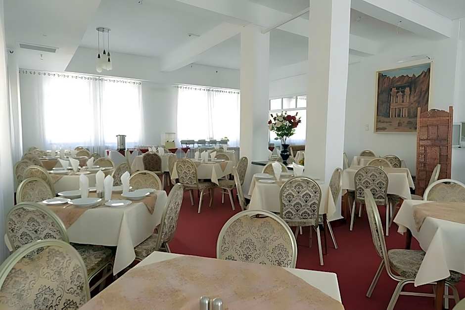 Rivoli Hotel