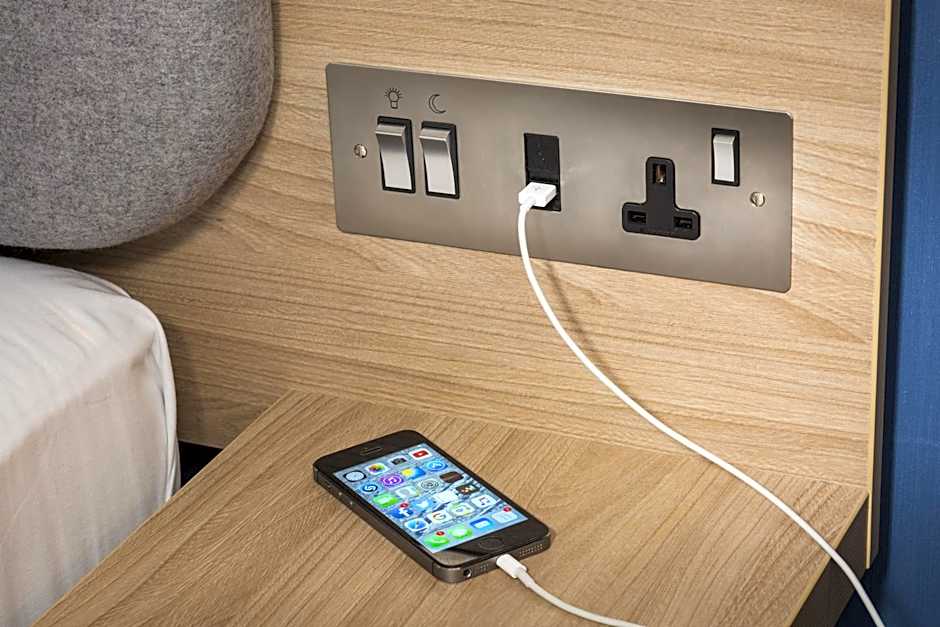 Holiday Inn Express - London Heathrow T4 By IHG