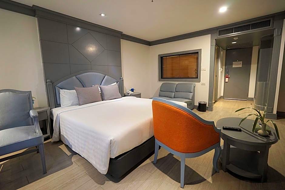 Cross Vibe Bangkok Srinakarin