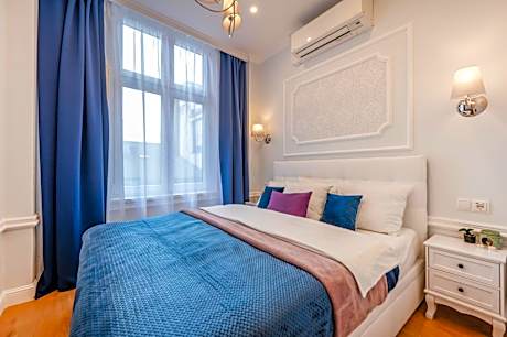 Superior One-Bedroom Apartment no. 4A, 3rd floor courtyard view