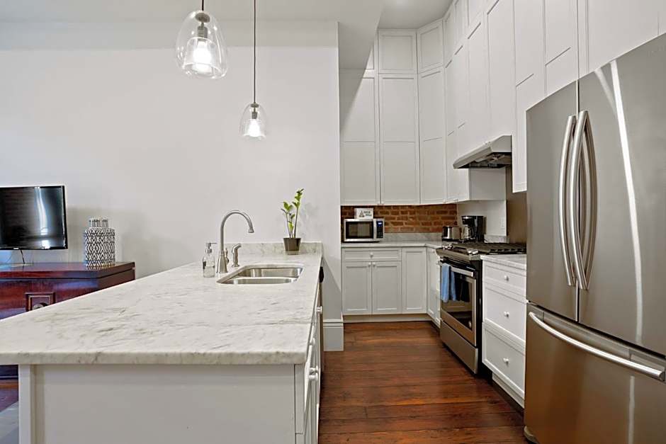 4br Gem On Gravier Close To Dining & Souvenirs