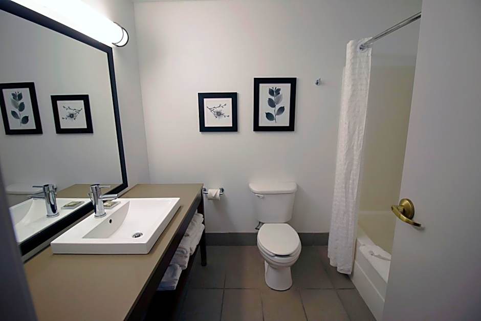 Country Inn & Suites by Radisson, Council Bluffs, IA
