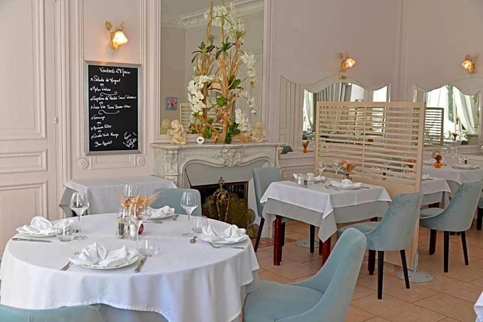 Logis Hostellerie Le Chatel Nangis