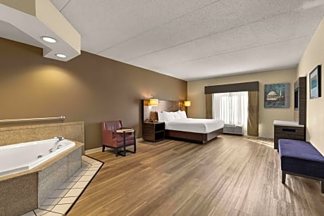 Deluxe King Studio Suite - Non-Smoking
