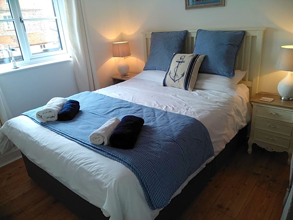 AnchorageWells Entire Cottage OR a King Ensuite on Room Only