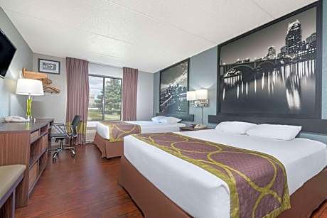 2 Queen Beds Non-Smoking