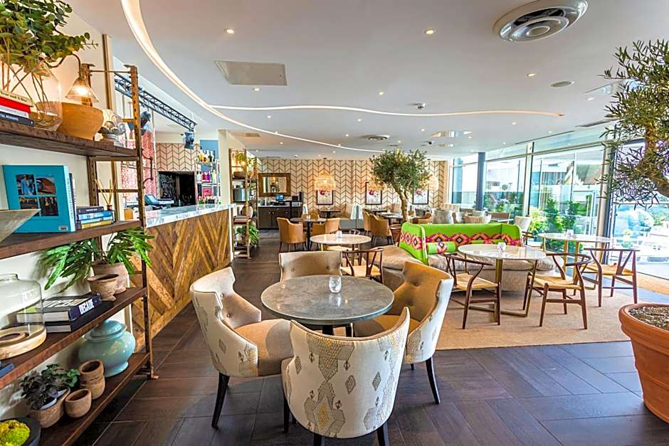 Guildford Harbour Hotel