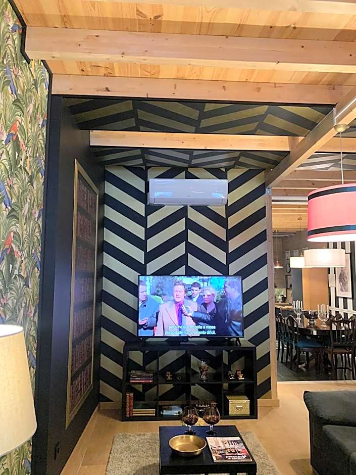 Largo da Rainha, Guesthouse