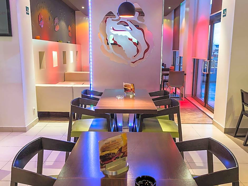 Ibis Oran Les Falaises