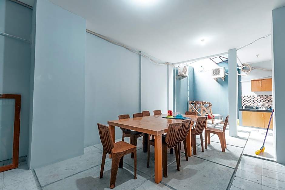 OYO Life 2251 D'sasya Syariah Residence 2