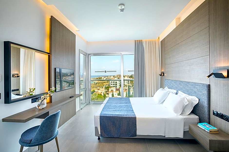 Cavo Maris Beach Hotel