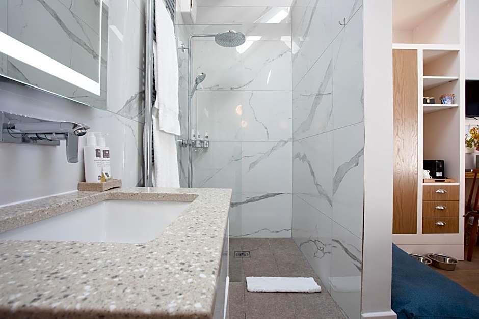 Pentonbridge Inn - Restaurant with Rooms