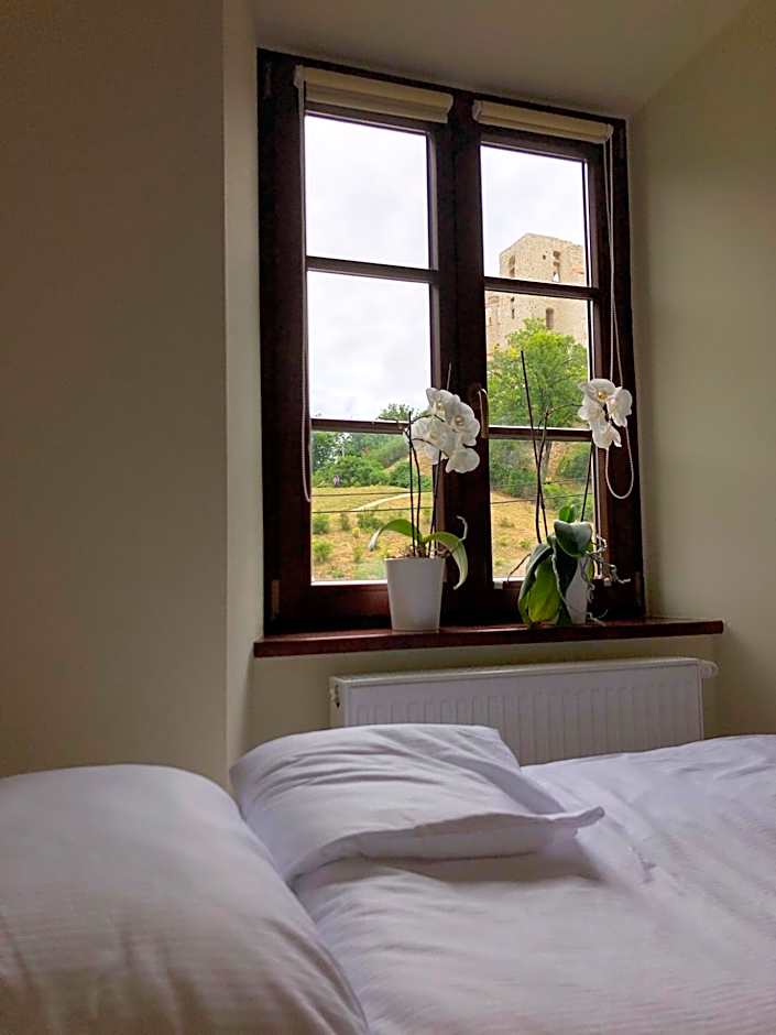 Zamkowa, Pokoje Gościnne