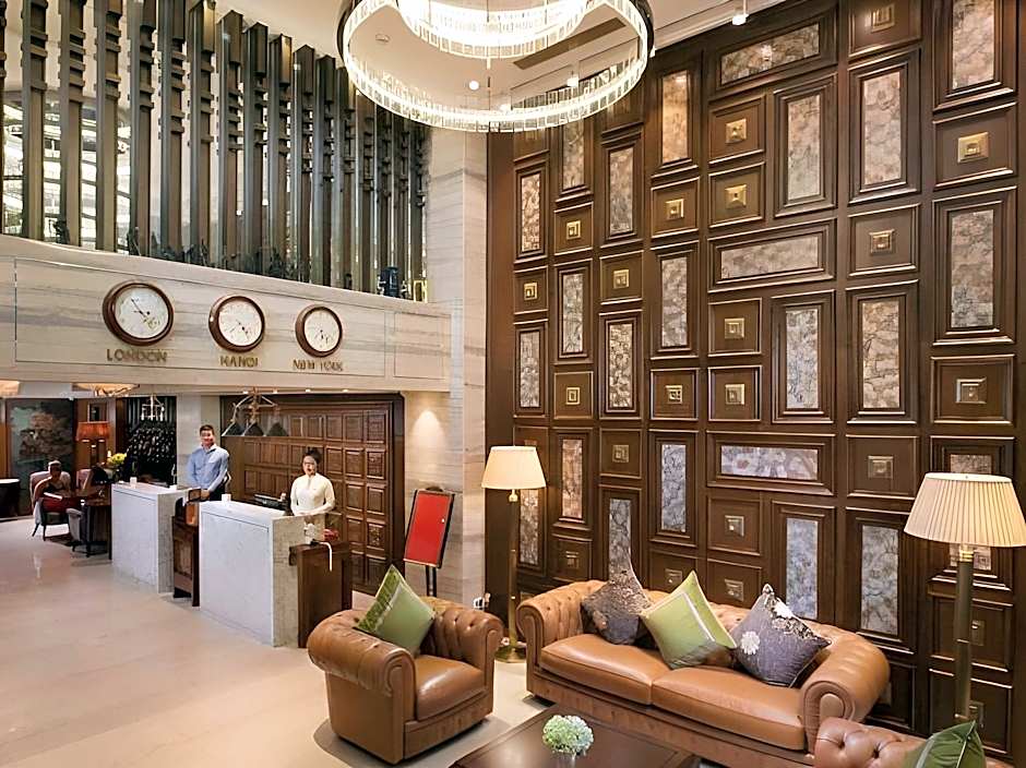 Peridot Gallery Classic Hotel