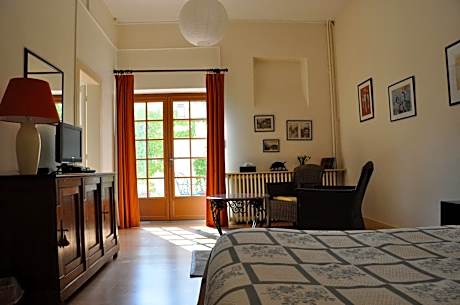 Suite with Garden View