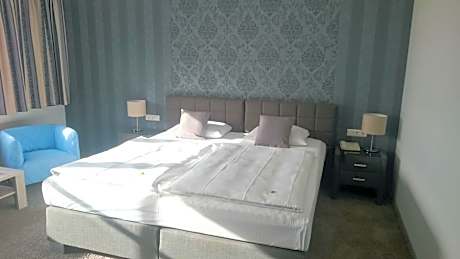 Double Room with Lake View