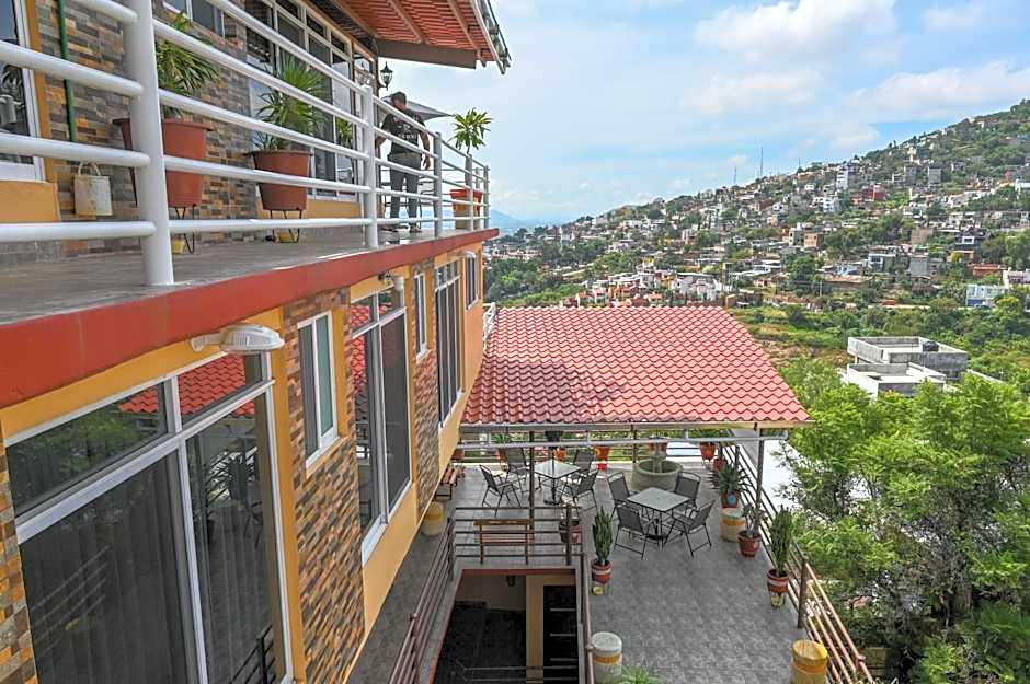 Casa LEONOR