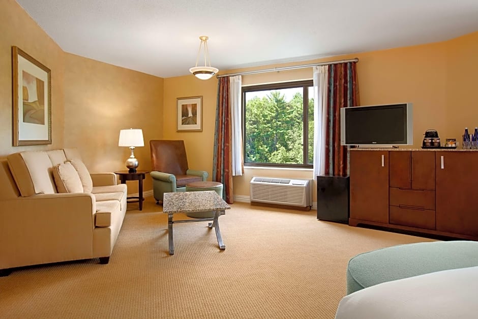 DoubleTree by Hilton Hotel Boston - Bedford Glen