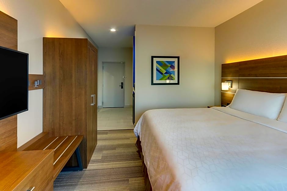 Holiday Inn Express Cincinnati North - Monroe By IHG