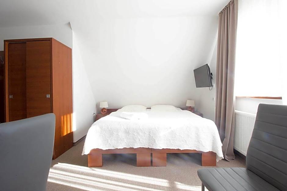 Willa Stożek, 50 m od term i wyciągów narciarskich