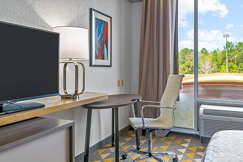 Holiday Inn Express Hotel & Suites Lucedale By IHG