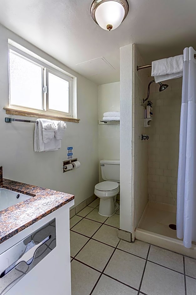 Coastal Breeze Inn