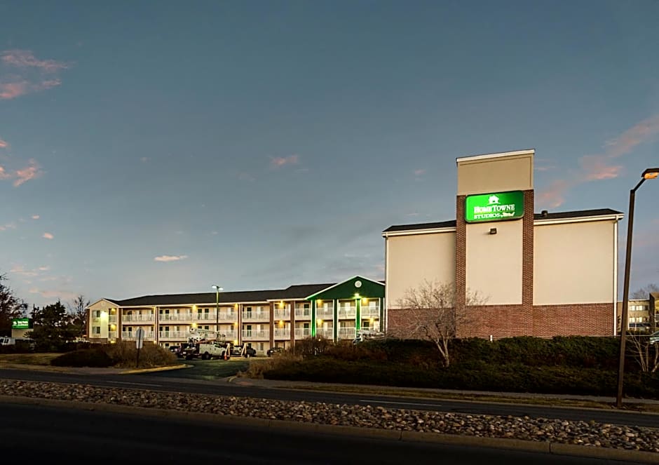 HomeTowne Studios Denver - Thornton