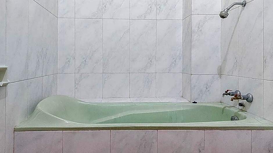 Hotel Shinta 2 near Alun Alun Kertosono Mitra RedDoorz