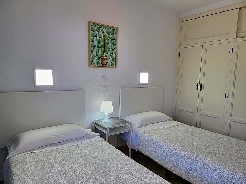 Las Camelias Apartments