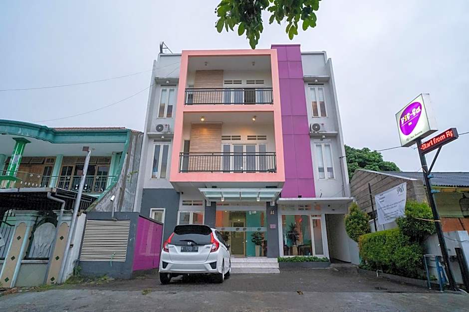 Sans Hotel FiFFa Pisang Kipas Malang