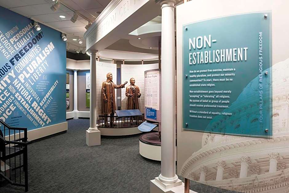 Courtyard by Marriott Richmond Downtown