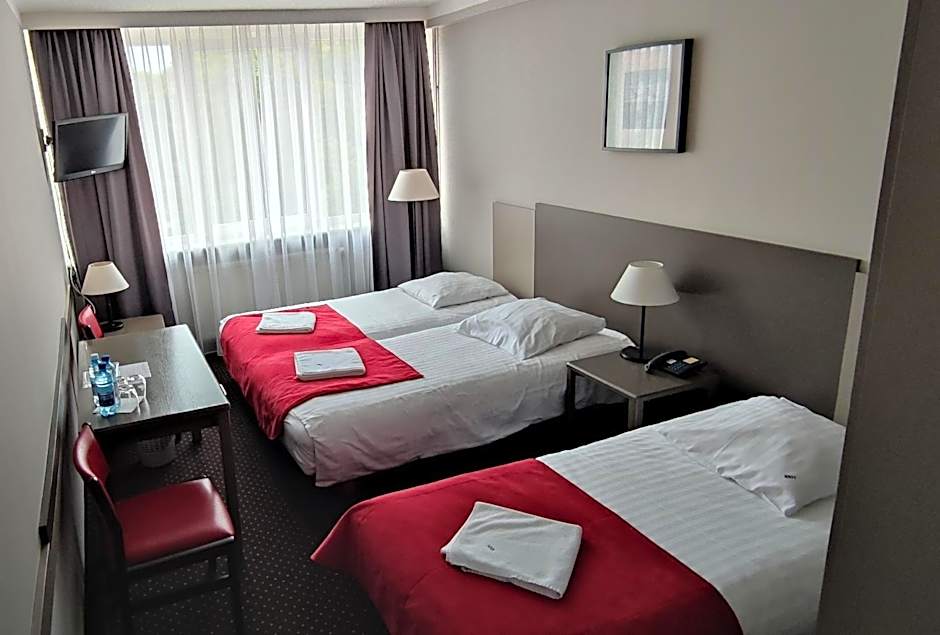 Photo 1 of 10 of 1 Double Bed or 2 Beds