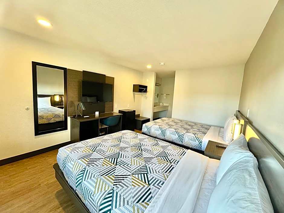 Motel 6-Bellflower, CA - Los Angeles