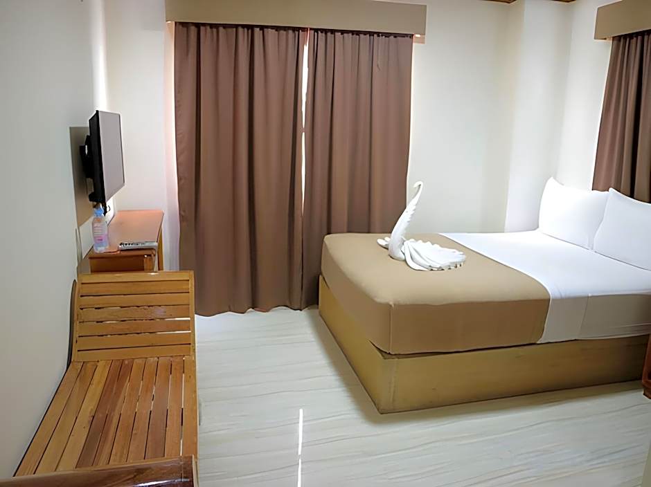 Candice Lucy Hotel Caticlan