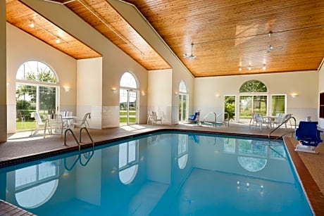 Country Inn & Suites by Radisson, Mason City, IA