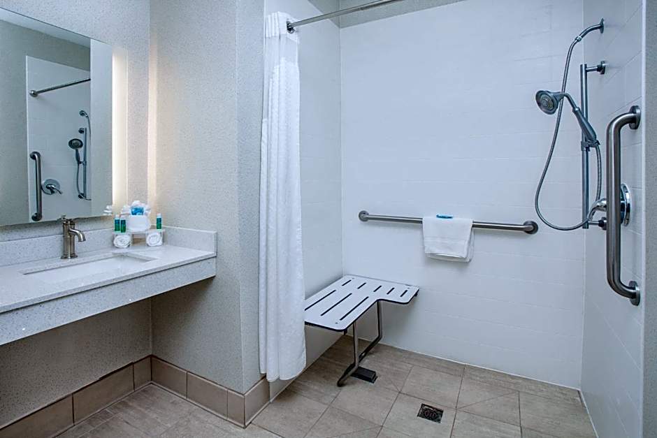 Holiday Inn Express & Suites Texarkana by IHG