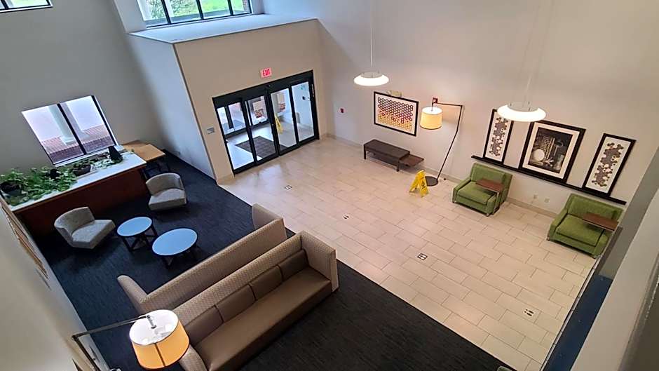 Holiday Inn Express Lordstown Newton Falls Warren By IHG