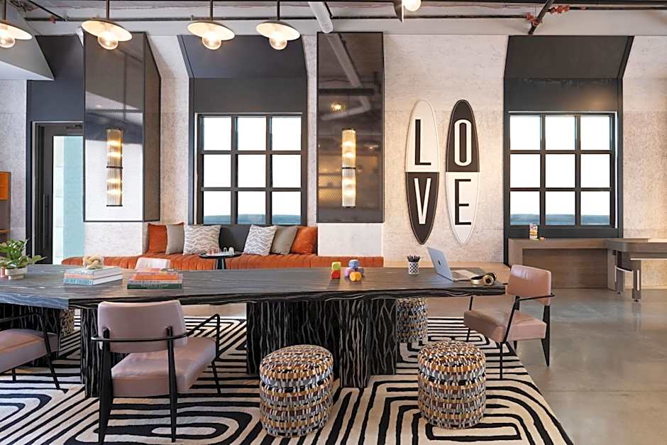 Moxy St. Petersburg Downtown