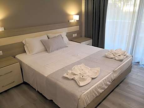 King Room with Garden View