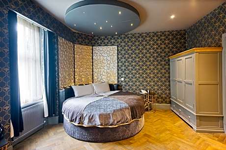 Double Room with Spa Bath