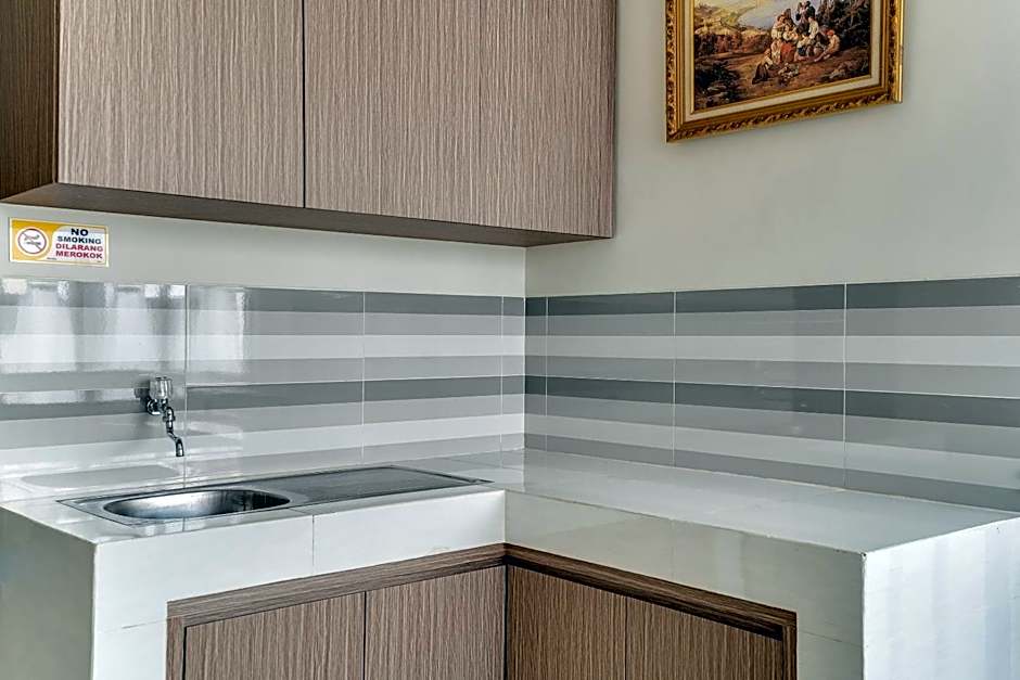 OYO Life 90211 I-sidji Inn