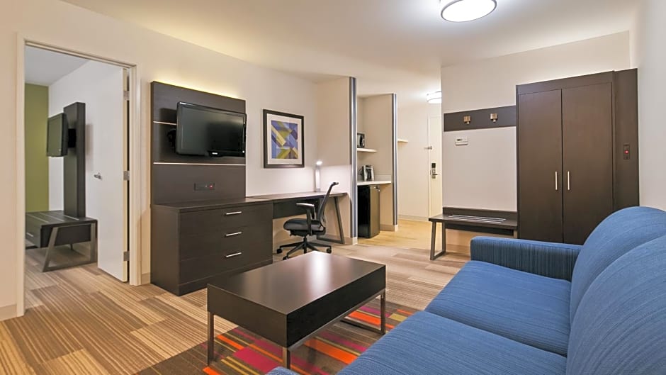 Holiday Inn Express Hotels & Suites Burlington by IHG